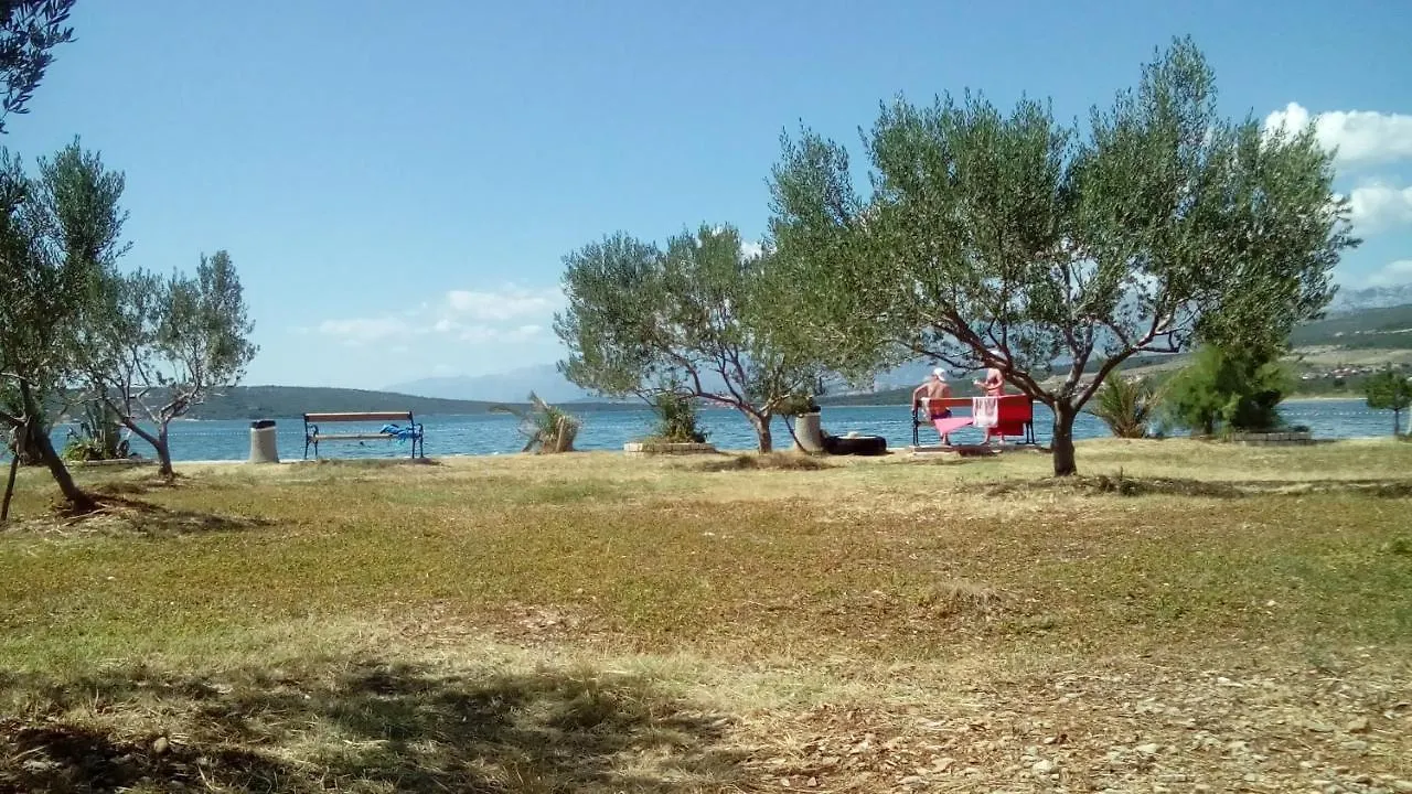 Apartments Mira Gornji Karin
