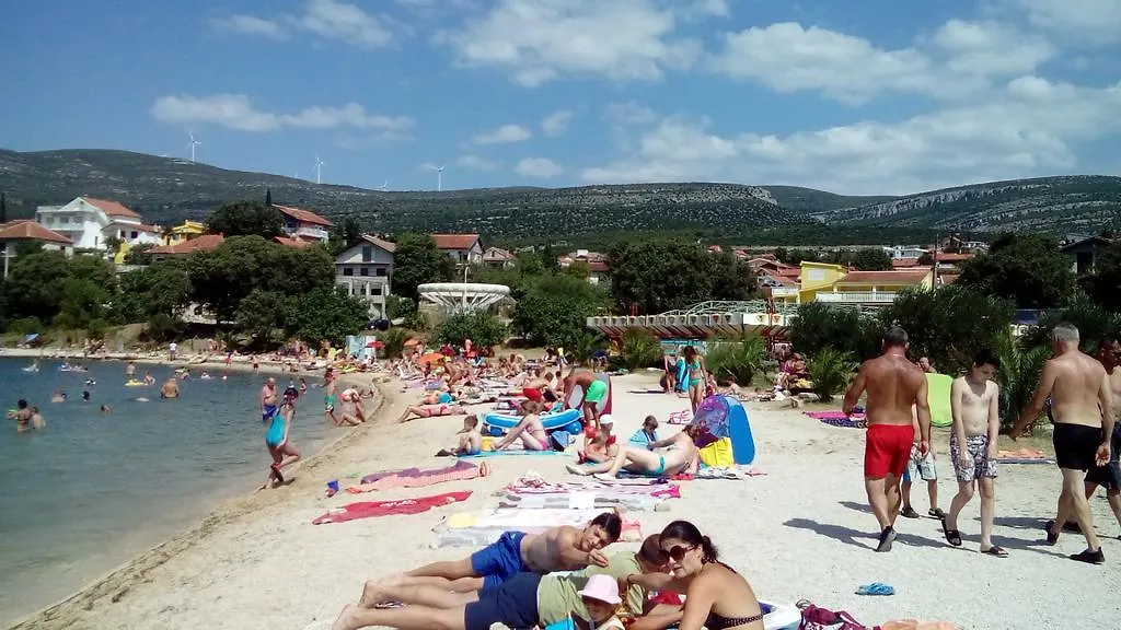 Apartments Mira Gornji Karin