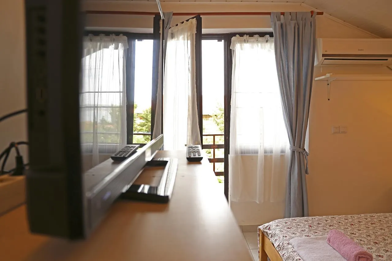Apartments Mira Gornji Karin